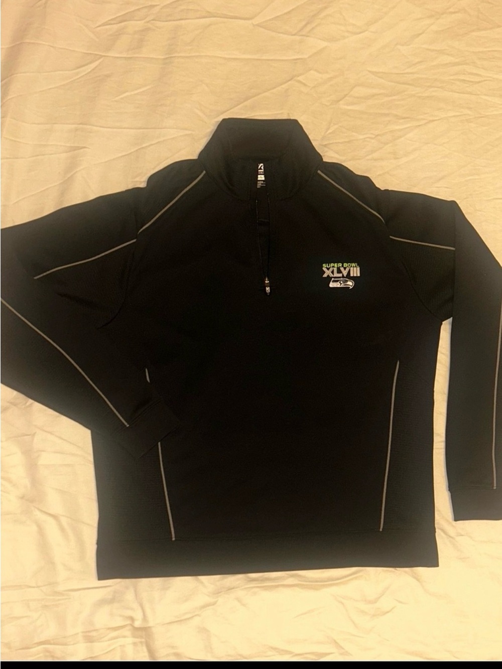 Seahawks women’s vest, men’s pullover, beanie & 2 Sbux ornaments - Picture 10 of 16